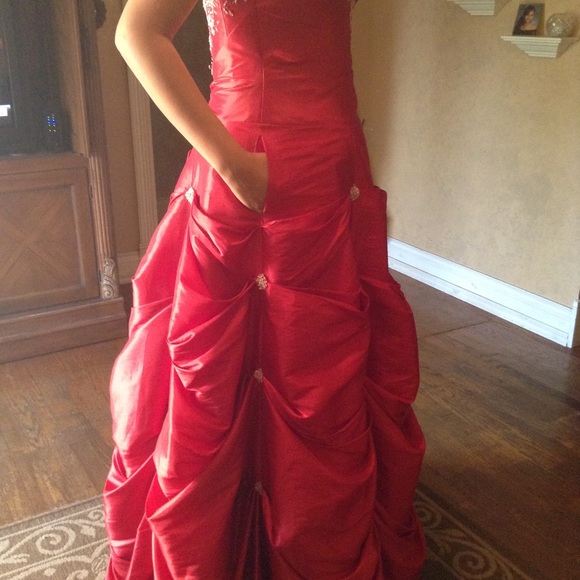 Prom/Qinceñera / Red beautiful dress with pockets - Picture 5 of 8